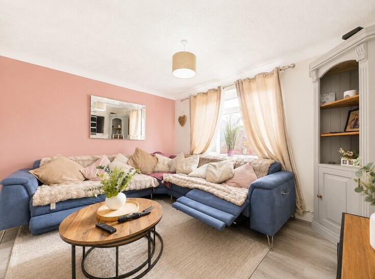 House in Hereford, Herefordshire - More