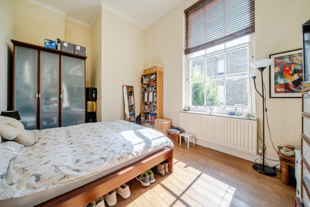Apartment in London - More