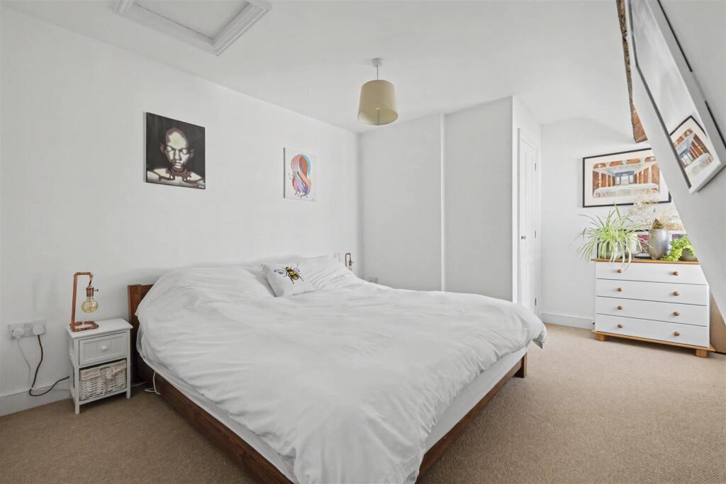 White Horse Apartments, Hill Street, Saffron Walden photo 4