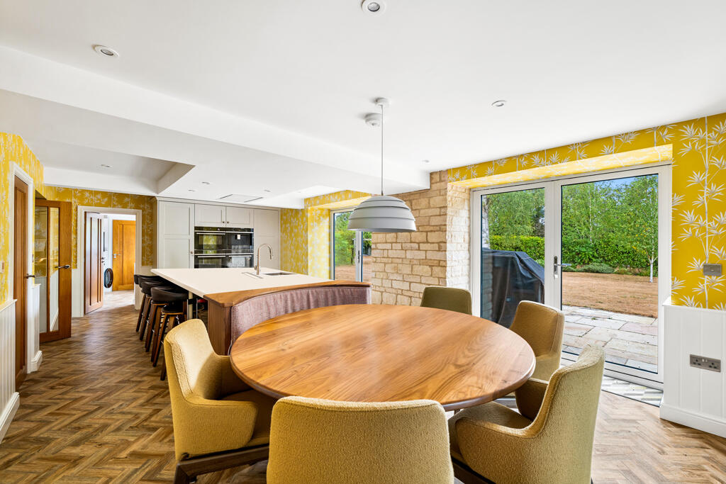House in West Lindsey, Welton - More