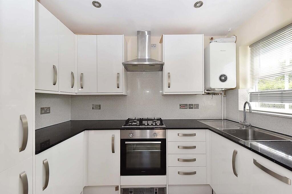 Apartment in Knutsford, Cheshire East - View 2