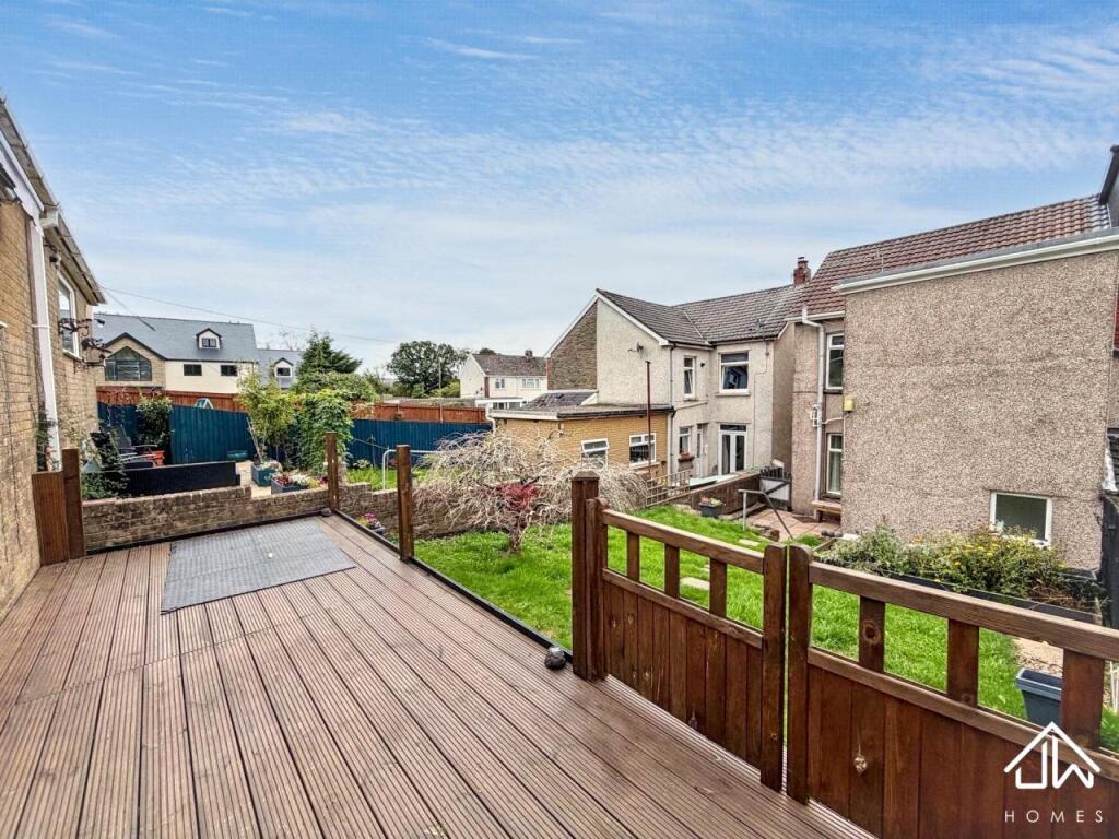 House in Newport - View 3
