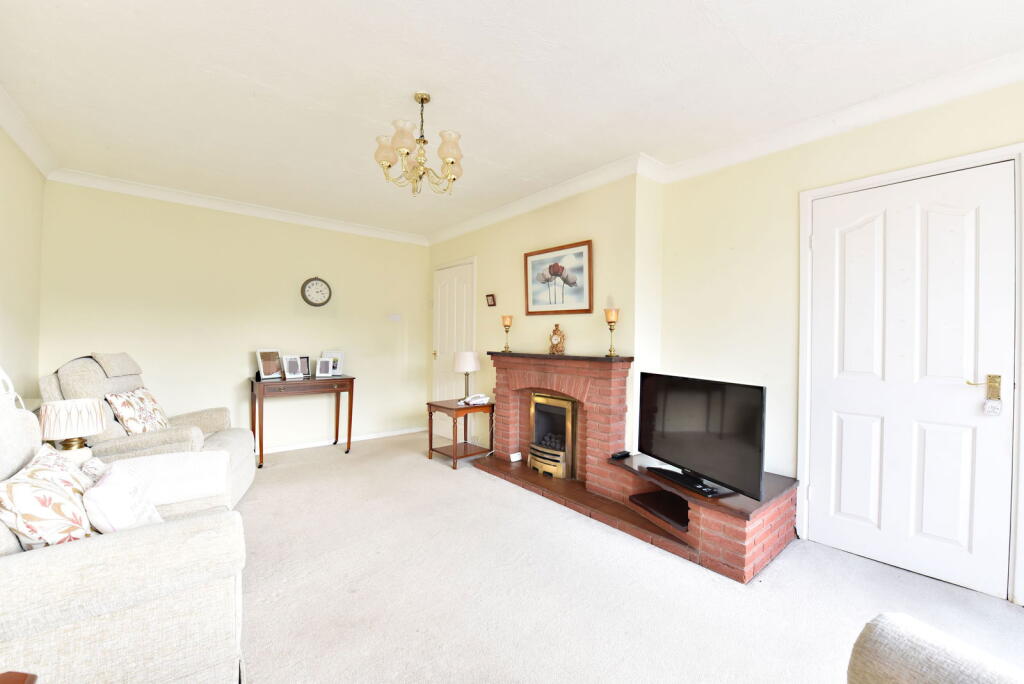 KINGSWINFORD, Greencroft photo 3