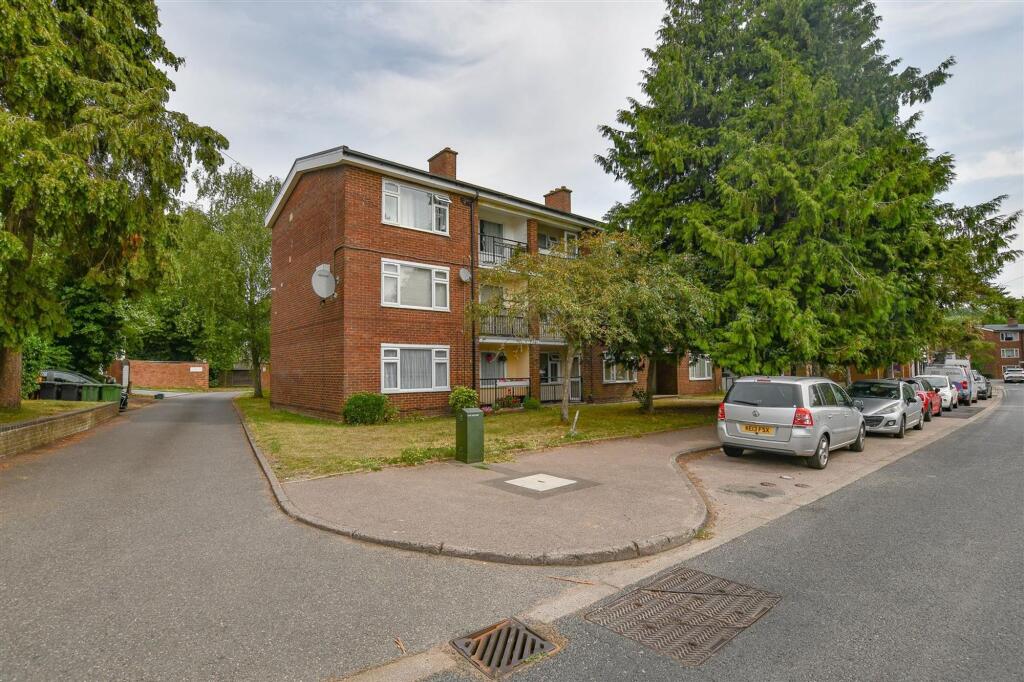 Main image of property: Park Street Lane, Park Street, AL2