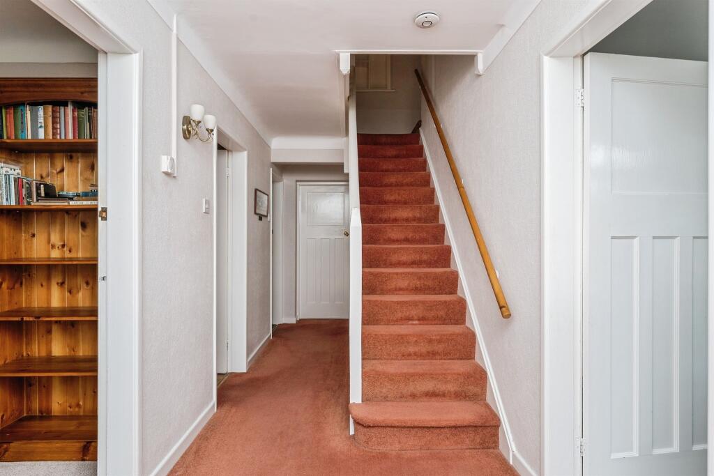 Boughton Hall Drive, Great Boughton, Chester photo 4