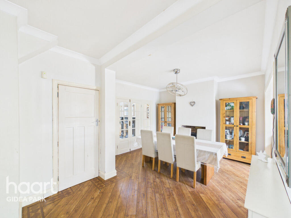 Heath Park Road, Gidea Park photo 4