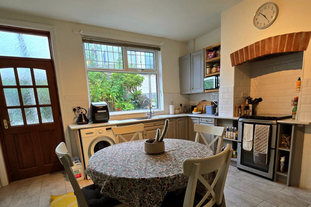 House in Leeds, Drighlington - View 3