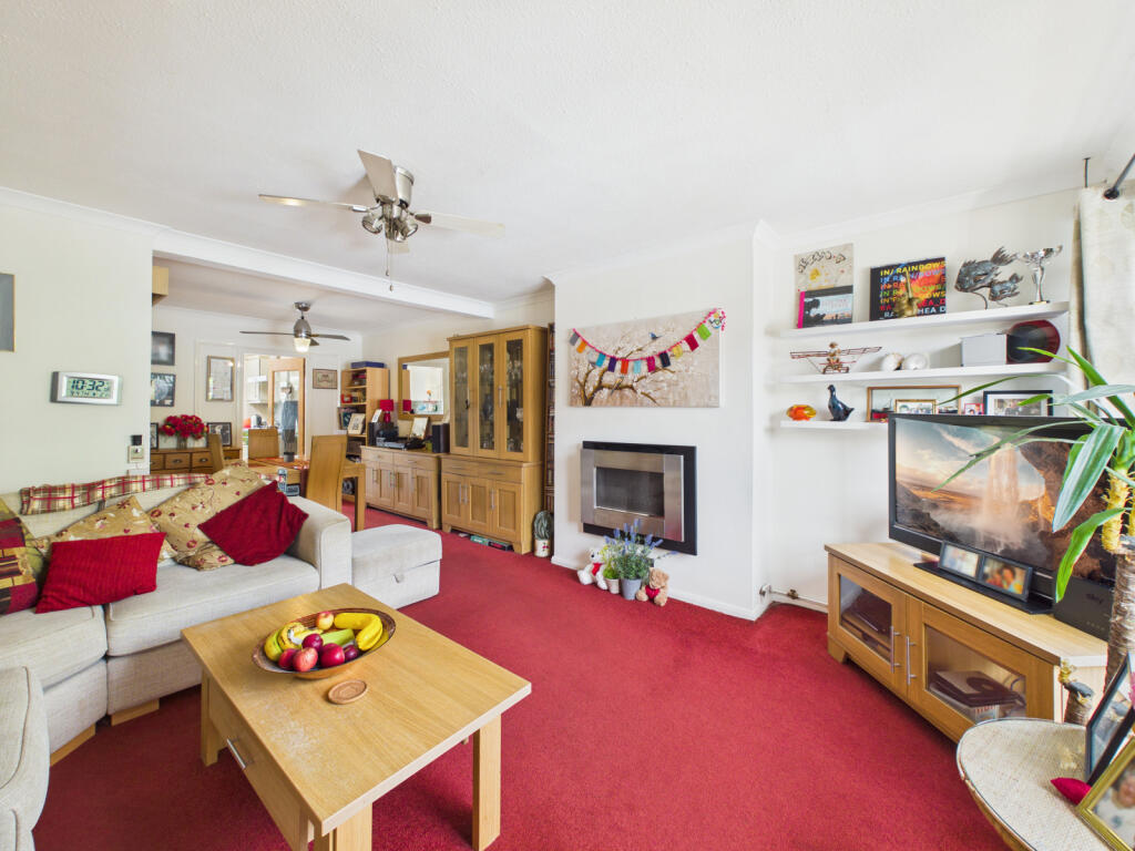 Vauxhall Dr, Woodley, RG5 photo 2
