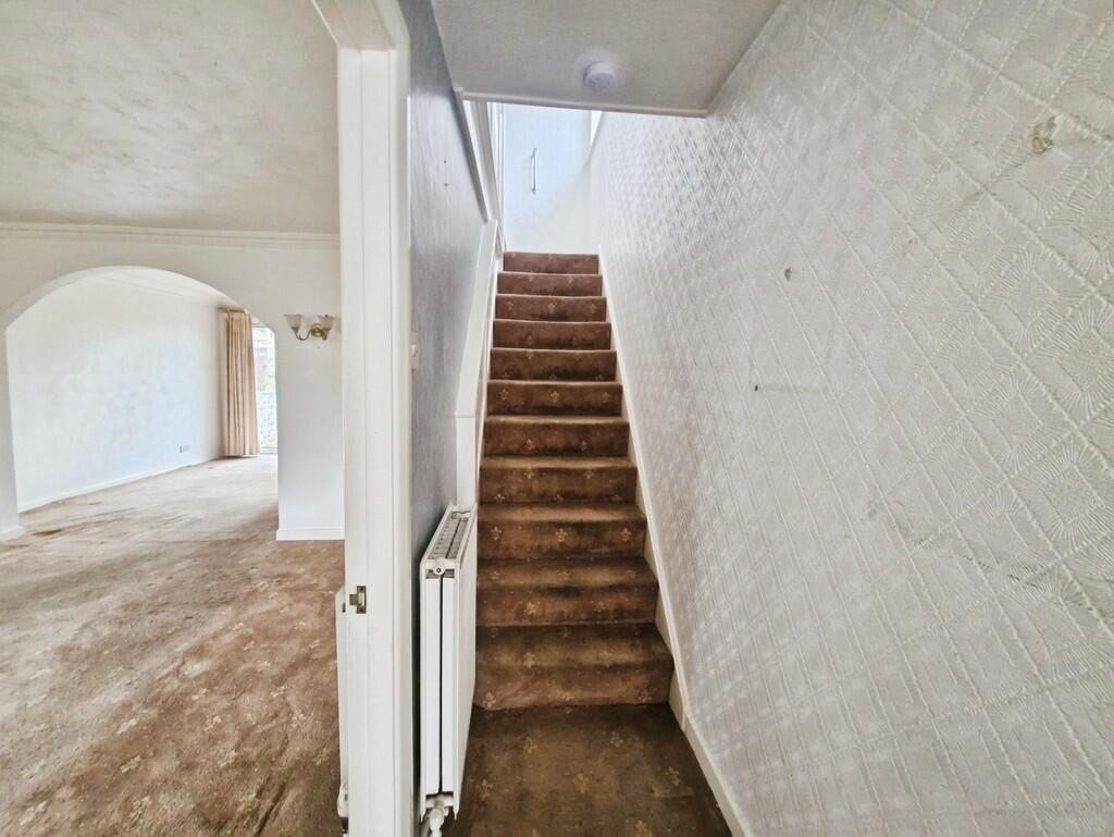 Holmwood Drive, Leeds photo 4
