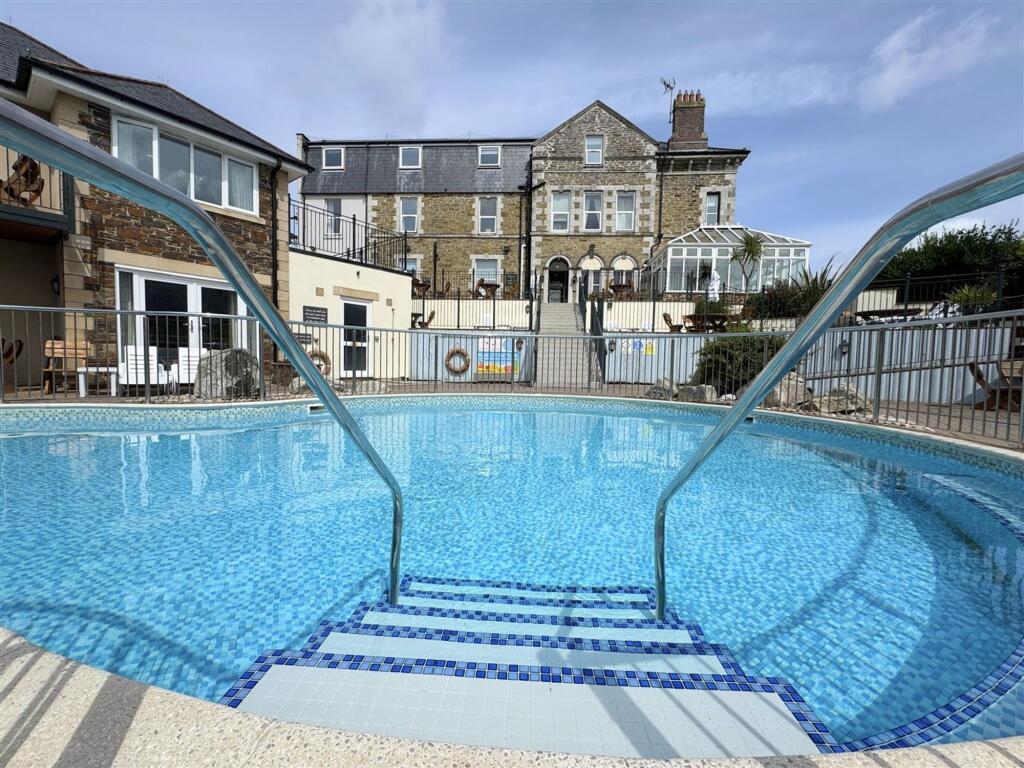 Apartment in Truro - View 5