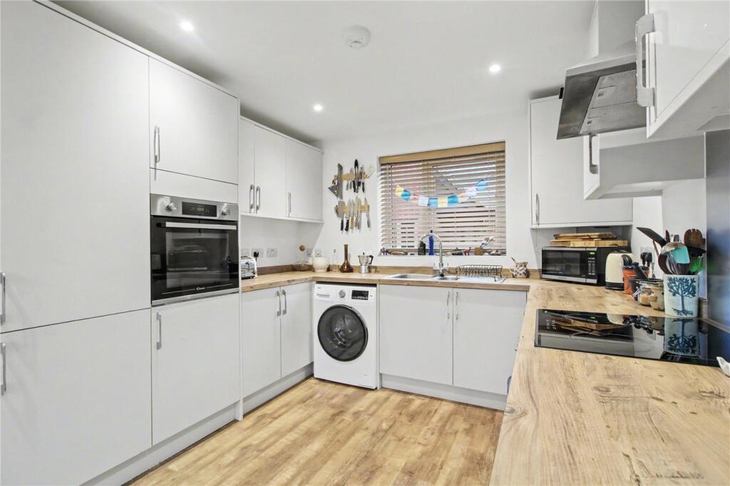 Holmes Court, Poringland, Norwich, Norfolk, NR14 photo 3
