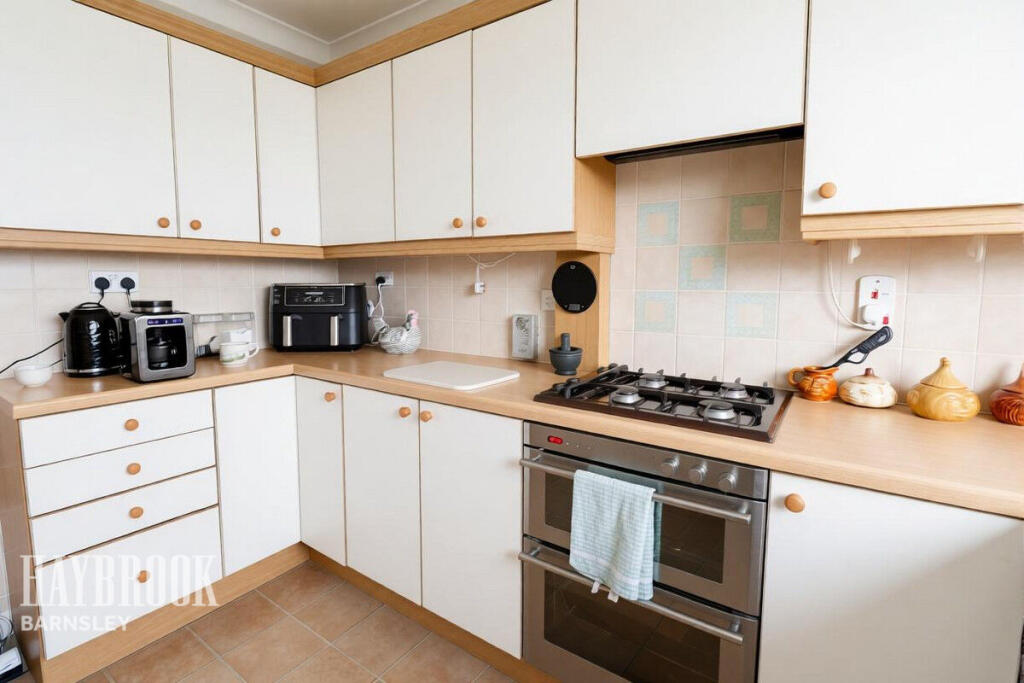 House in Barnsley, Barugh Green - View 5