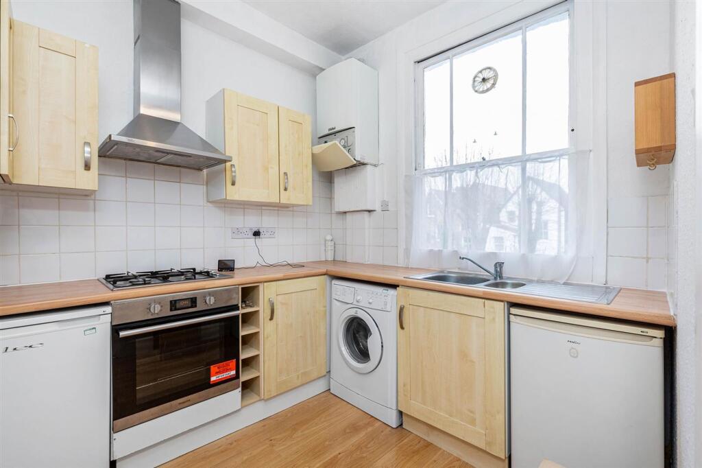 Apartment in London, Stroud Green - More