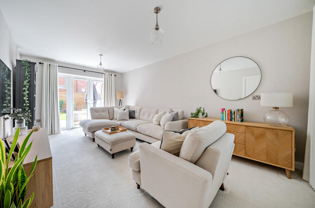 Draper Road, Wickham, Fareham, Hampshire, PO17 - View 3
