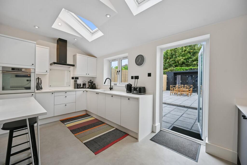 House in London - View 5