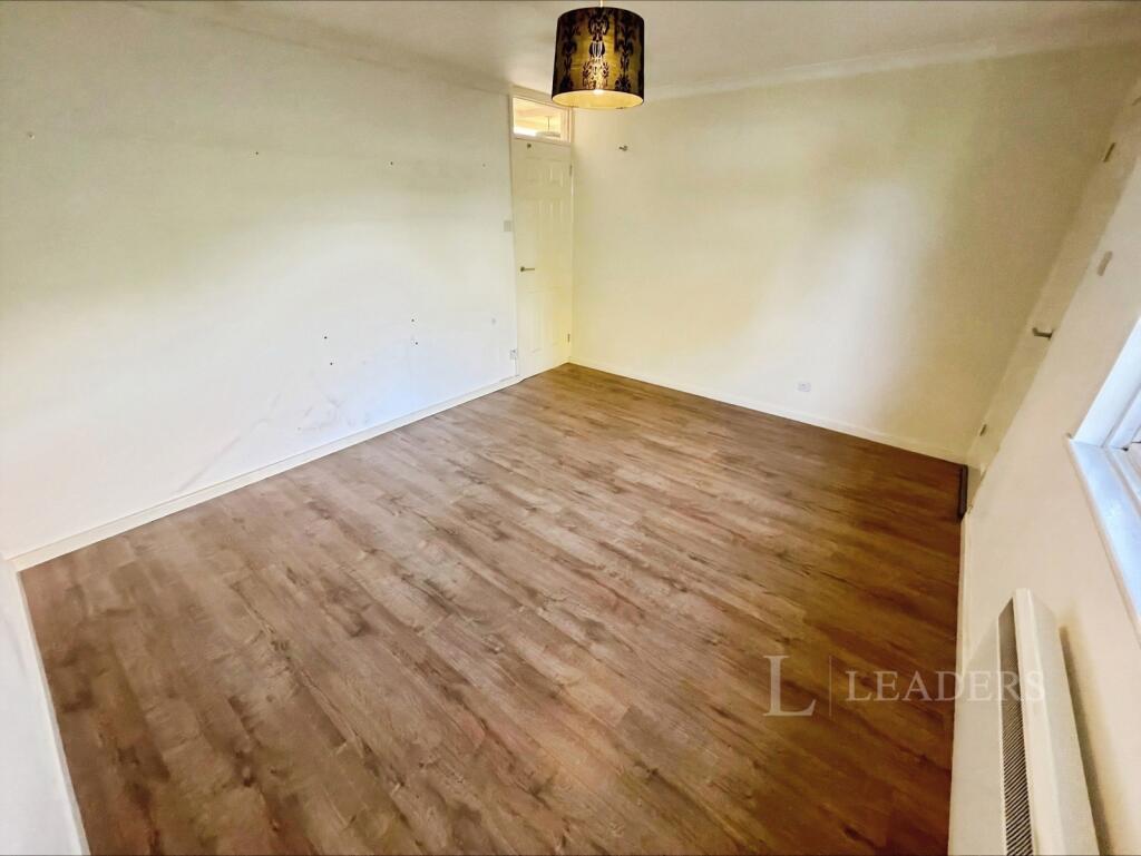 House in Luton - View 5