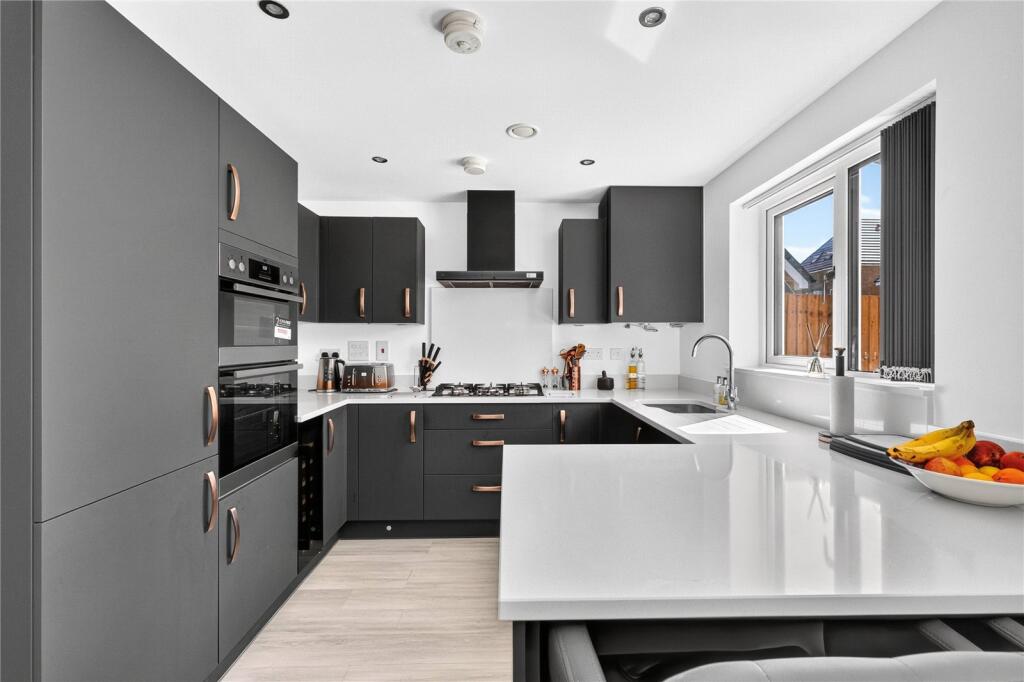 House in Ascot, North Ascot, Sunninghill and Ascot - More