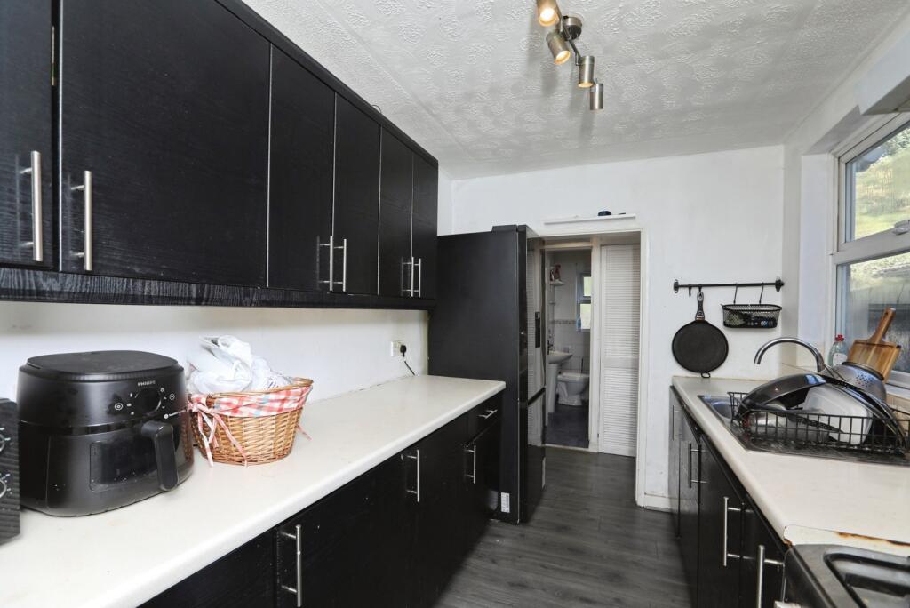 House in Chatham, Medway - More