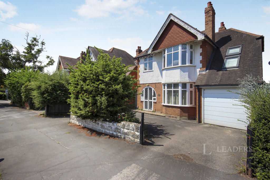 Main image of property: Cubbington Road, Leamington Spa, Warwickshire, CV32