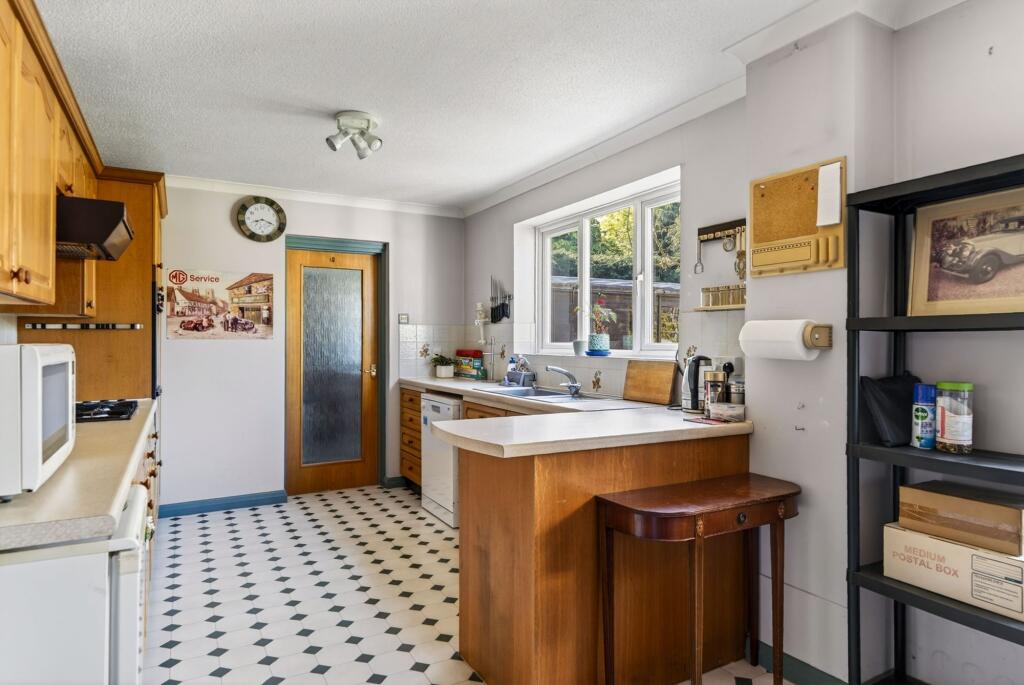 House in Horsham, North Horsham - More