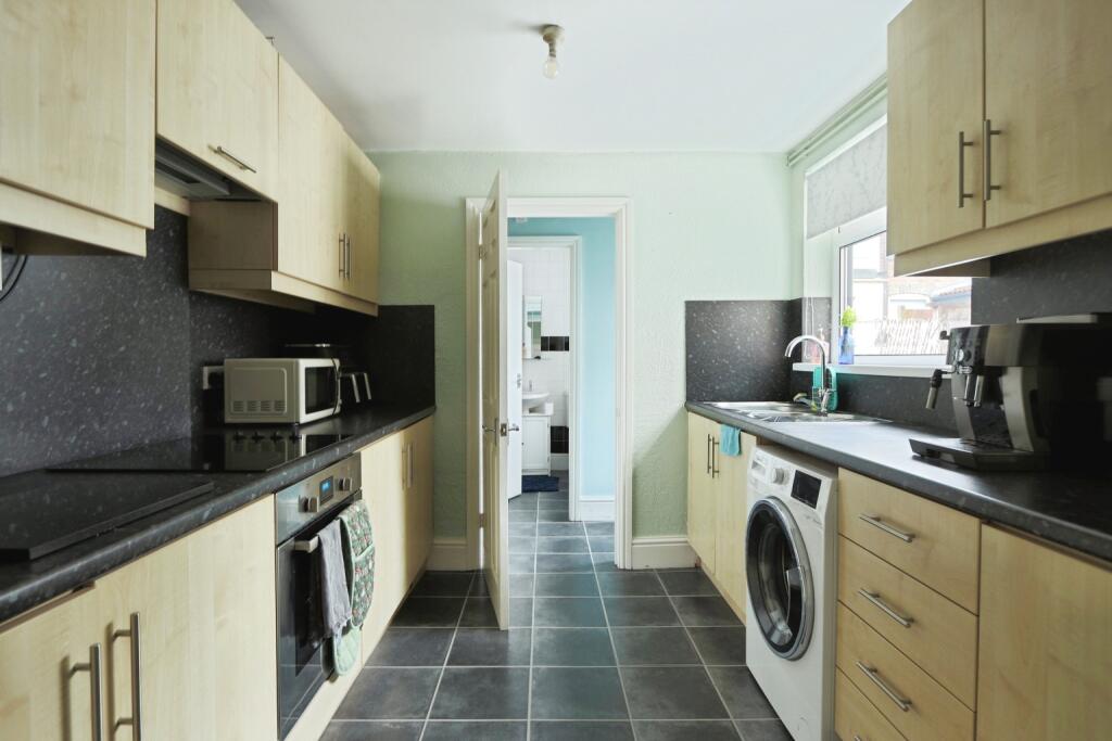 House in Hull, Kingston upon Hull - View 4