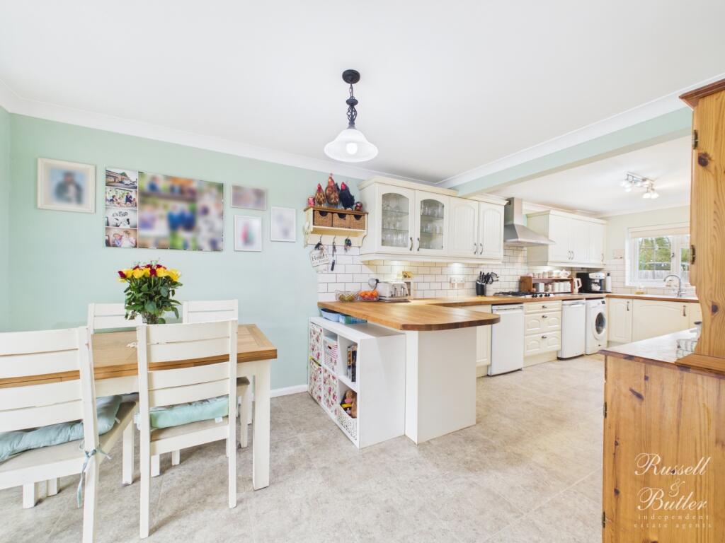 House in Buckingham, Buckinghamshire - View 4
