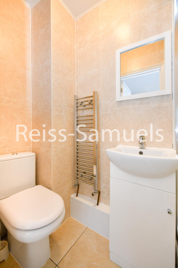 6 bedroom town house for rent