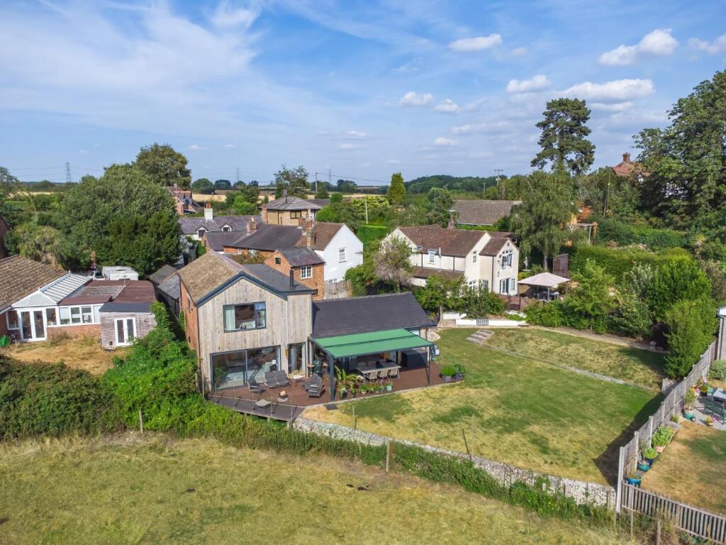 Main image of property: High Street, Burcott, Leighton Buzzard