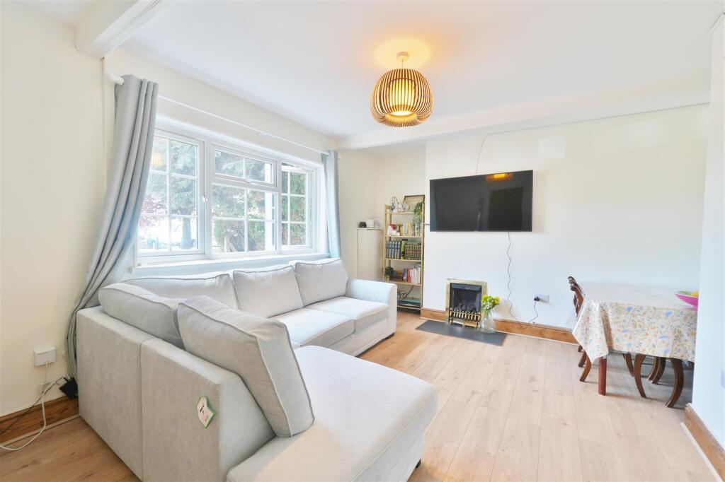 House in Slough, Chalvey - More