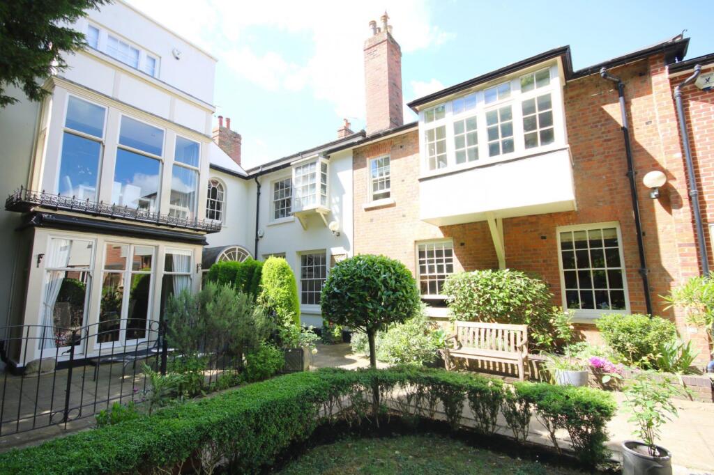 Main image of property: West Hill Court, Kings Road, Henley-On-Thames, Oxfordshire, RG9
