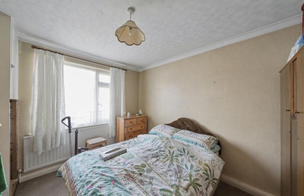 Apartment in Southall - View 4
