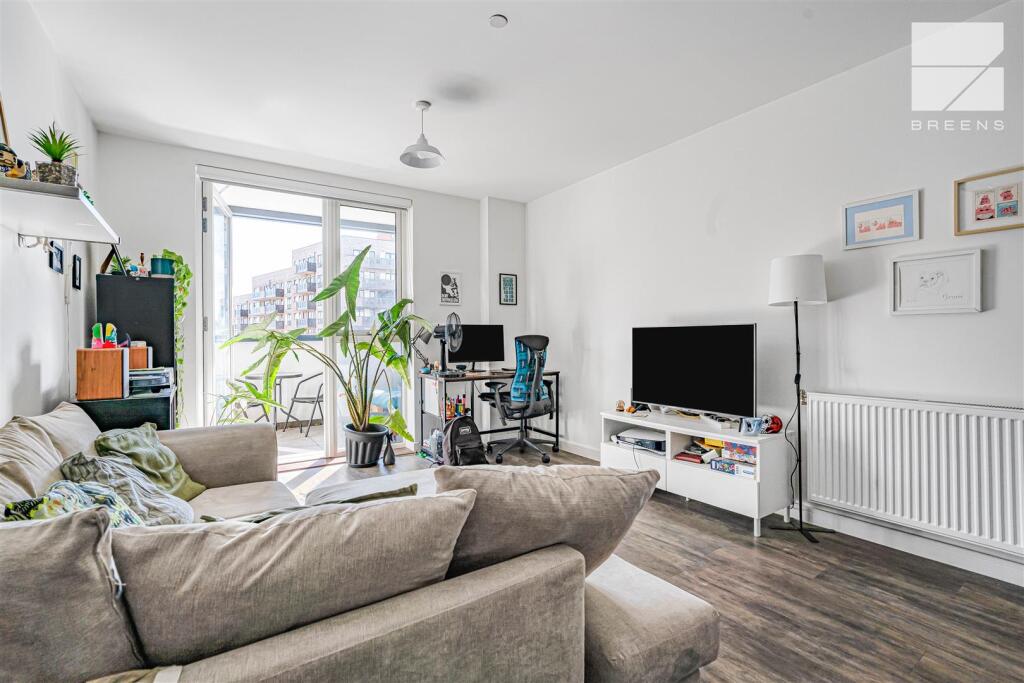 Apartment in London, Wood Street, Hale End - View 5