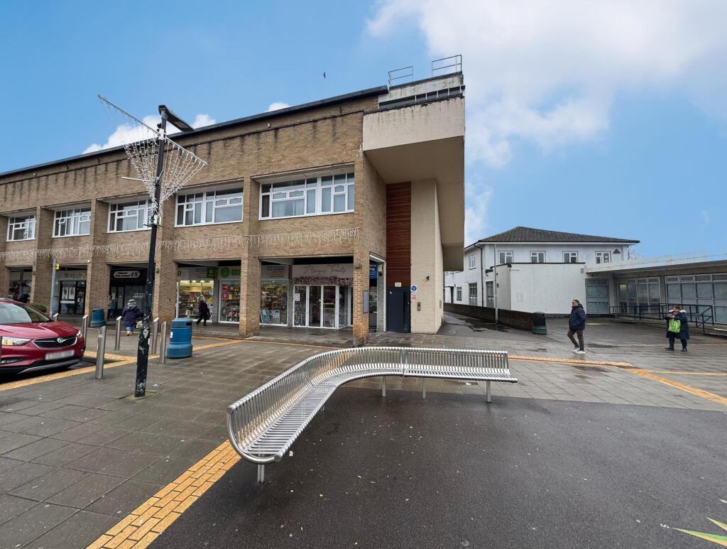 Main image of property: 129 Crockhamwell Road, Woodley, Reading, Berkshire, RG5