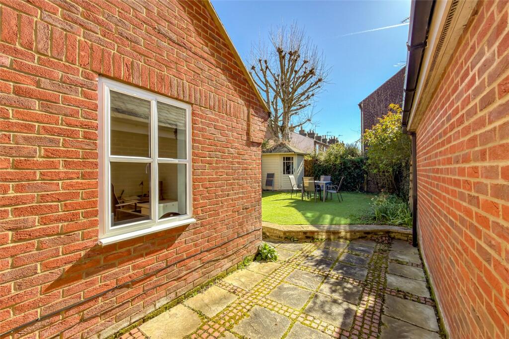 Additional image 21 of Knights Orchard, Verulam Road, St. Albans, Hertfordshire, AL3