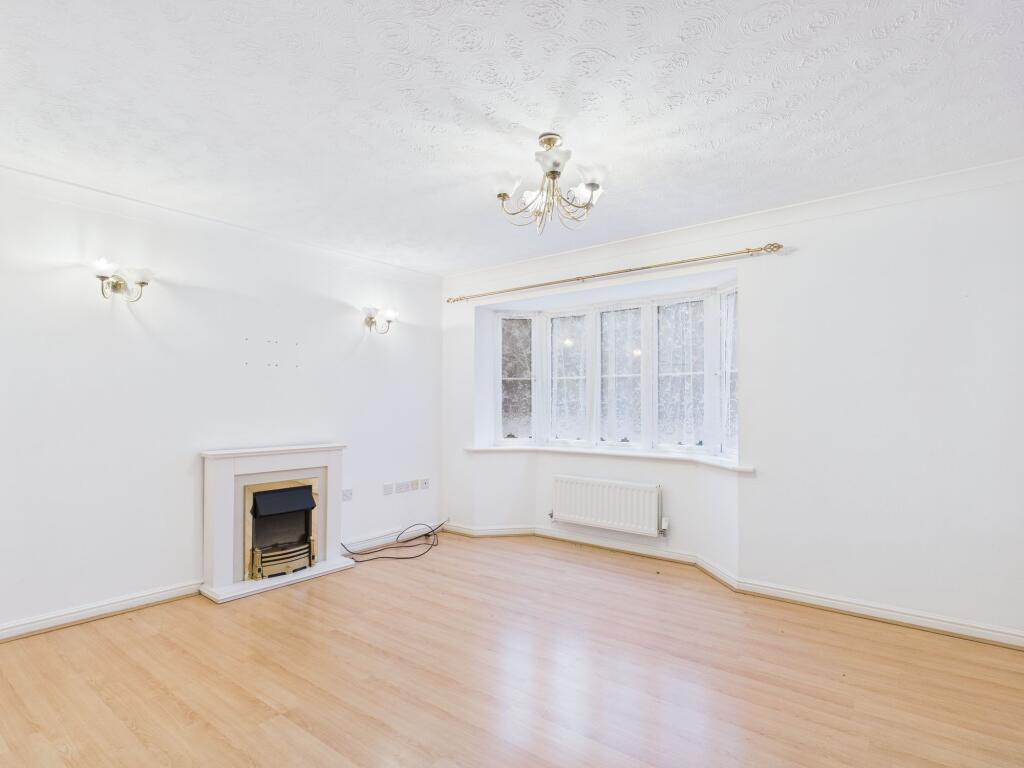 17 Beckside, Norton, Malton, YO17 8AR photo 3