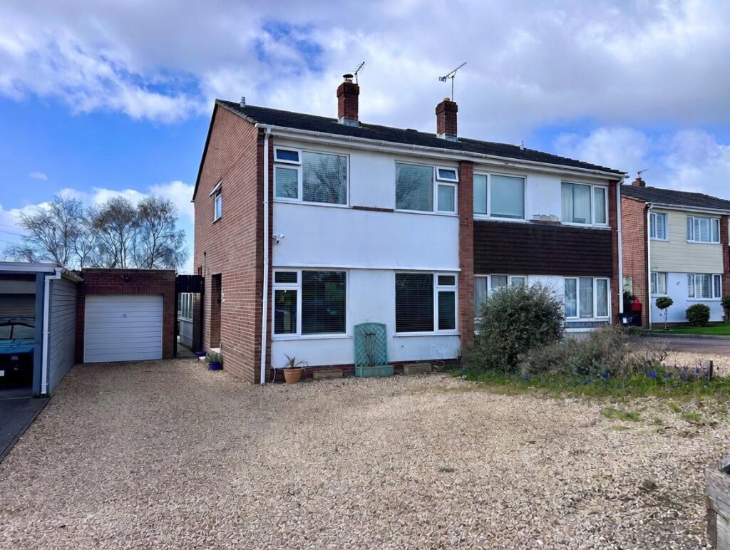 Farnham Road, BRANKSOME, BH12