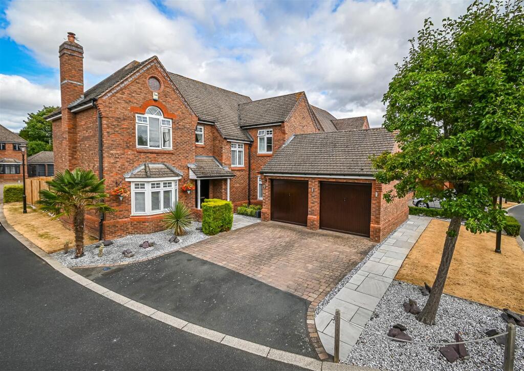 4-bed detached on 10 The Moat House, Eardington, Bridgnorth, £765,000
