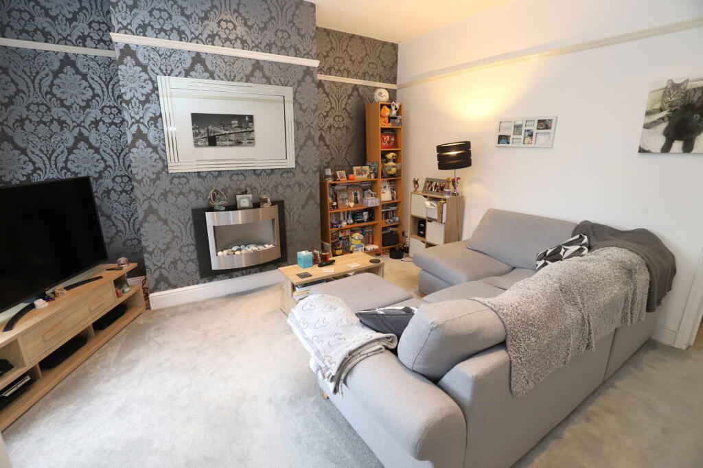 House in Bury, Kirklees - View 2
