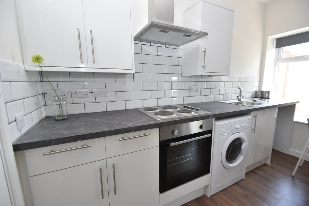 Apartment in Cardiff, Maindy, Cathays - View 3