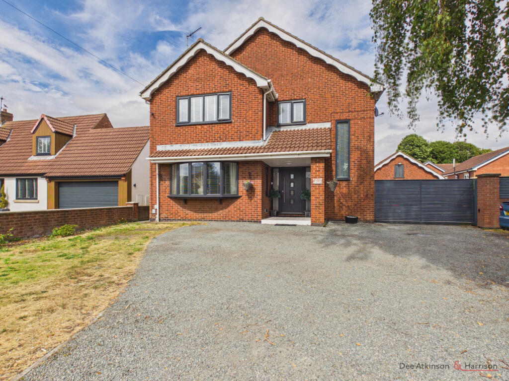 Main image of property: 3 Main Street, Leconfield, HU17 7NQ