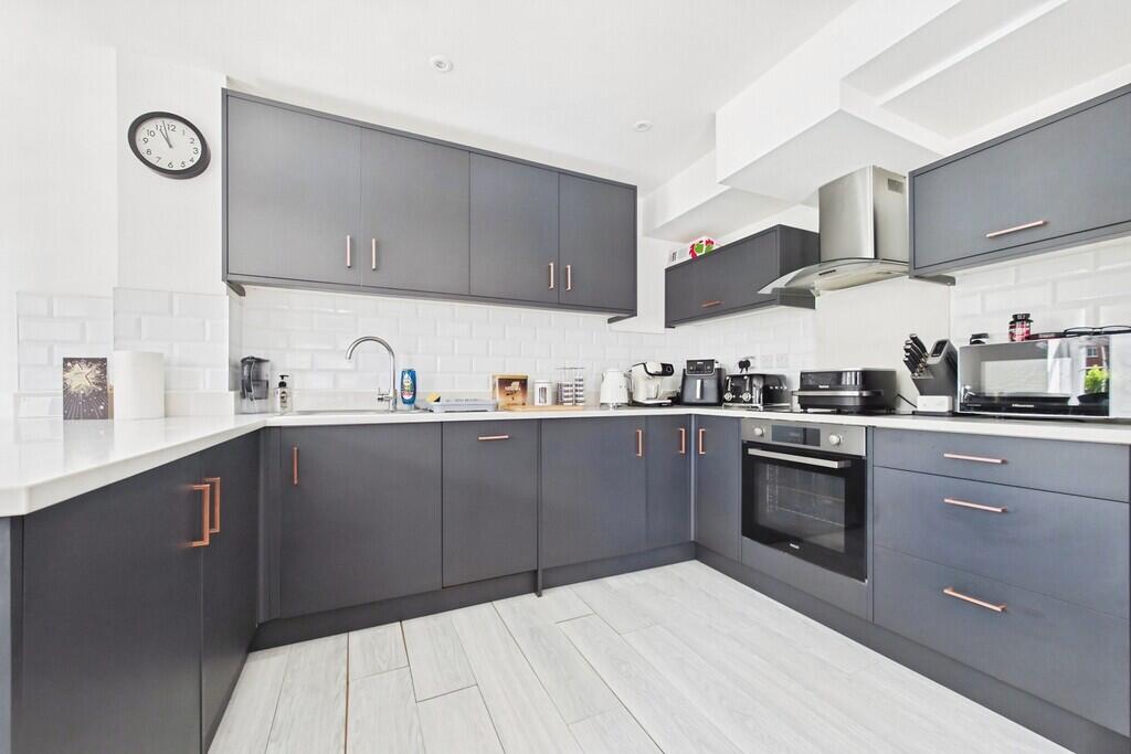 Apartment in Canterbury - View 3