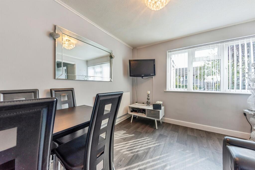 House in South Kesteven, Grantham - More