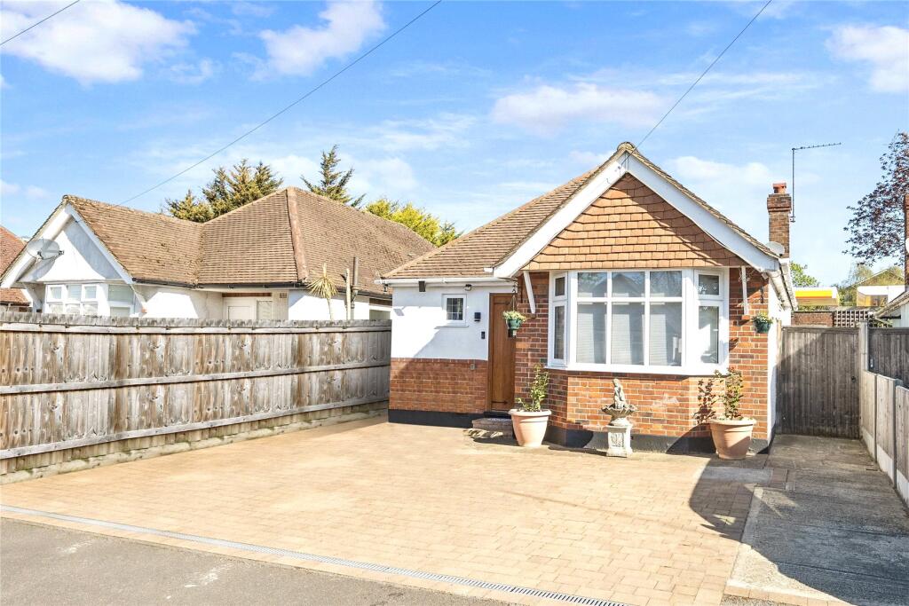 3-bed bungalow on Dudley Close, Addlestone, Surrey, KT15, £500,000