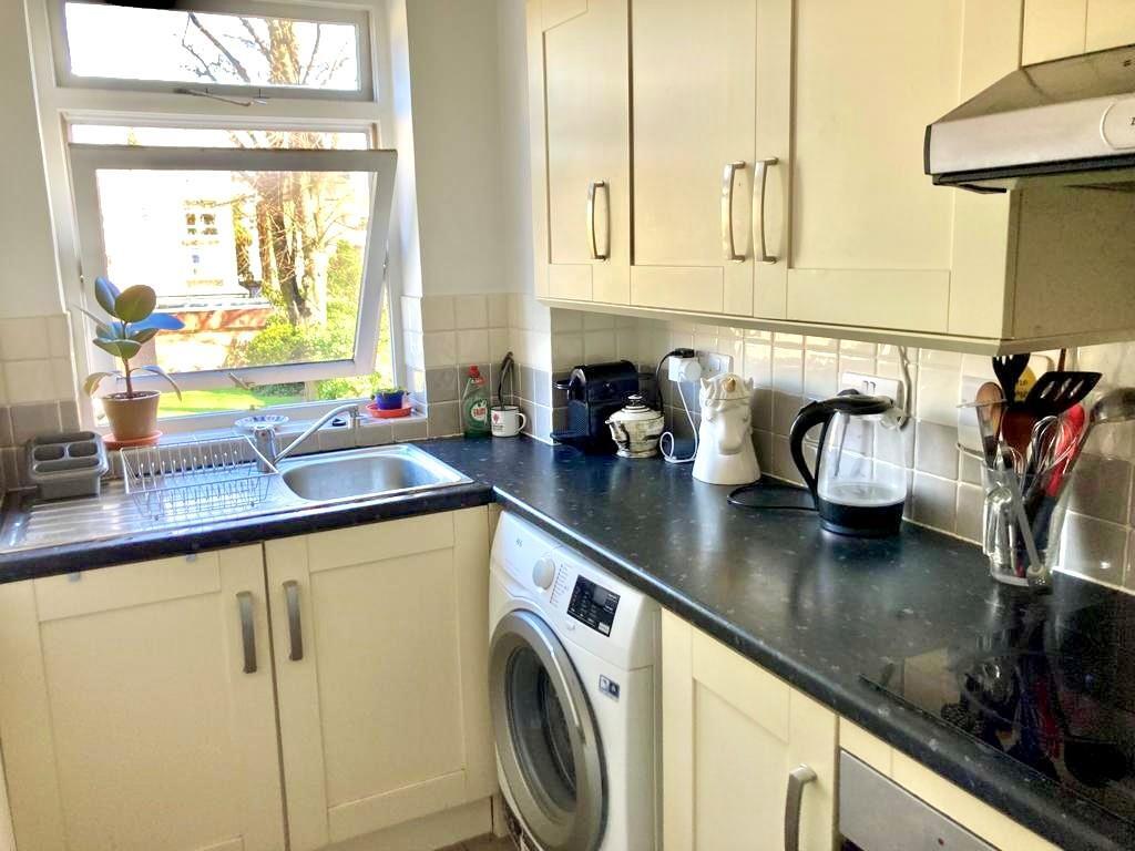 Apartment in London - View 5