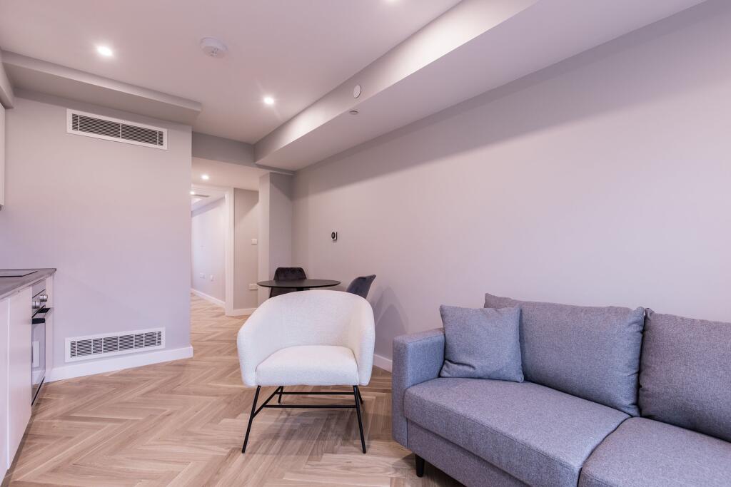 Apartment in London - View 5