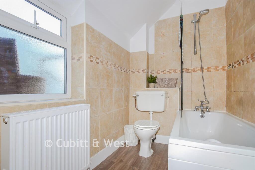 House in Redhill - View 5