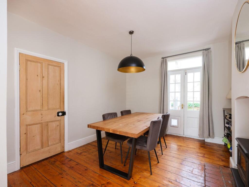 House in Bristol, Upper Knowle, Totterdown - More