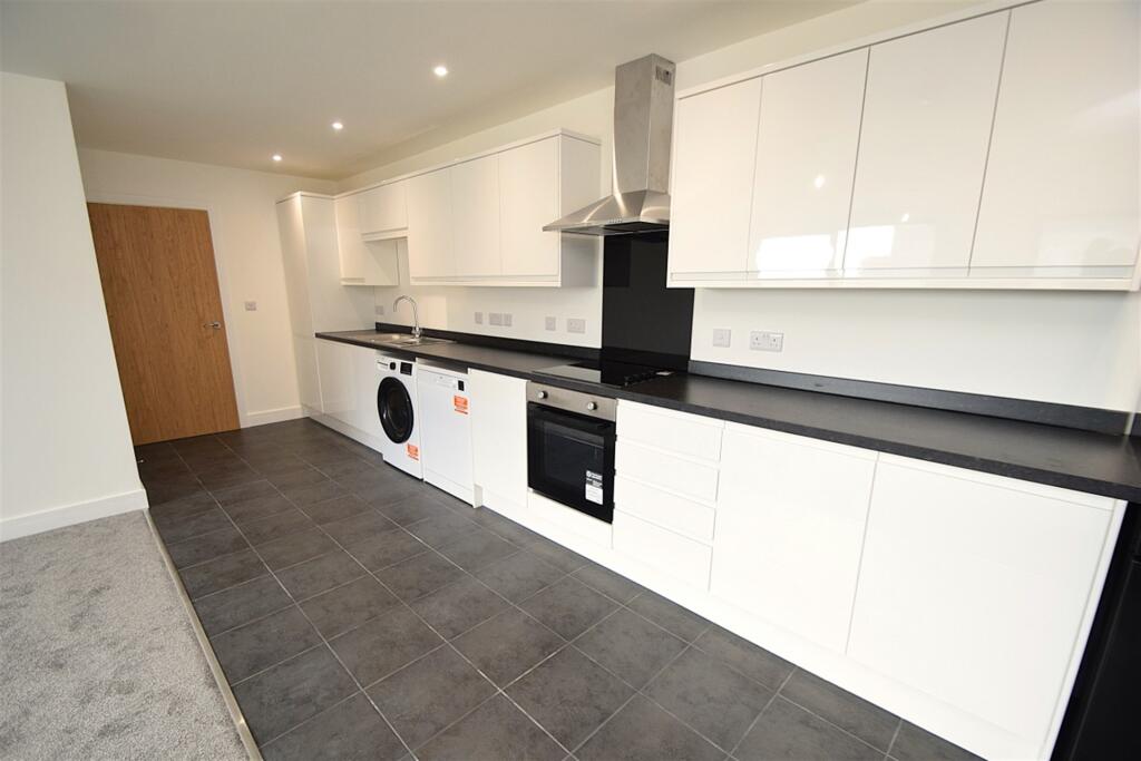 Apartment in Southampton - View 4