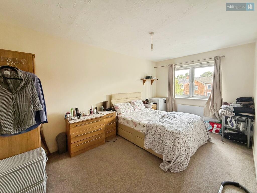 Apartment in Crewe, Cheshire East - More