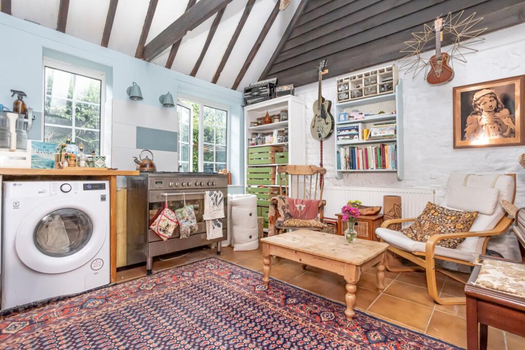House in Canterbury - View 4
